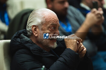 2023-11-28 - Aurelio De Laurentiis, president of Napoli, seen during the press conference of the Champions League football match between Real Madrid and Napoli at Bernabeu Stadium in Madrid, Spain. - CHAMPIONS LEAGUE: NAPOLI PRESS CONFERENCE IN MADRID - UEFA CHAMPIONS LEAGUE - SOCCER