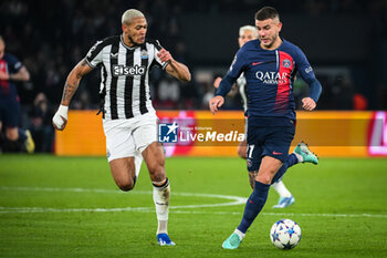2023-11-28 - Joelinton CASSIO APOLINARIA DE LIRA of Newcastle and Lucas HERNANDEZ of PSG during the UEFA Champions League, Group F football match between Paris Saint-Germain and Newcastle United on November 28, 2023 at Parc des Princes stadium in Paris, France - FOOTBALL - CHAMPIONS LEAGUE - PARIS SG V NEWCASTLE - UEFA CHAMPIONS LEAGUE - SOCCER