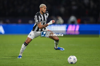 2023-11-28 - Newcastle United forward Joelinton during the UEFA Champions League, Group F football match between Paris Saint-Germain and Newcastle United on November 28, 2023 at Parc des Princes stadium in Paris, France - FOOTBALL - CHAMPIONS LEAGUE - PARIS SG V NEWCASTLE - UEFA CHAMPIONS LEAGUE - SOCCER