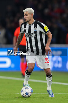 2023-11-28 - Newcastle United midfielder Bruno Guimaraes during the UEFA Champions League, Group F football match between Paris Saint-Germain and Newcastle United on November 28, 2023 at Parc des Princes stadium in Paris, France - FOOTBALL - CHAMPIONS LEAGUE - PARIS SG V NEWCASTLE - UEFA CHAMPIONS LEAGUE - SOCCER
