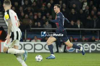 2023-11-28 - Fabian Ruiz Pena of PSG in action during the UEFA Champions League, Group F football match between Paris Saint-Germain and Newcastle United on November 28, 2023 at Parc des Princes stadium in Paris, France - FOOTBALL - CHAMPIONS LEAGUE - PARIS SG V NEWCASTLE - UEFA CHAMPIONS LEAGUE - SOCCER