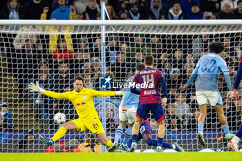 2023-11-28 - Manchester City forward Julian Alvarez (19) scores a goal 3-2 during the UEFA Champions League, Group G football match between Manchester City and RB Leipzig on 28 November 2023 at Etihad Stadium in Manchester, England - FOOTBALL - CHAMPIONS LEAGUE - MANCHESTER CITY V RB LEIPZIG - UEFA CHAMPIONS LEAGUE - SOCCER