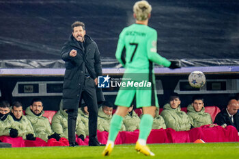 2023-11-28 - Coach Diego Simeone of Atletico Madrid during the UEFA Champions League, Group E football match between Feyenoord and Atletico Madrid on November 28, 2023 at Stadion Feijenoord "De Kuip" in Rotterdam, Netherlands - FOOTBALL - CHAMPIONS LEAGUE - FEYENOORD V ATLETICO MADRID - UEFA CHAMPIONS LEAGUE - SOCCER