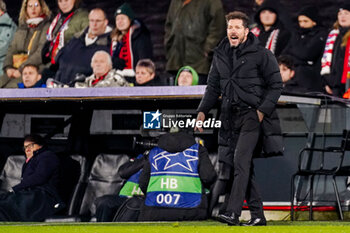 2023-11-28 - Coach Diego Simeone of Atletico Madrid during the UEFA Champions League, Group E football match between Feyenoord and Atletico Madrid on November 28, 2023 at Stadion Feijenoord "De Kuip" in Rotterdam, Netherlands - FOOTBALL - CHAMPIONS LEAGUE - FEYENOORD V ATLETICO MADRID - UEFA CHAMPIONS LEAGUE - SOCCER