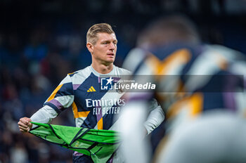 2023-11-29 - Toni Kroos of Real Madrid seen warming up before the Champions League football match between Real Madrid and Napoli at Bernabeu Stadium in Madrid, Spain. - REAL MADRID VS NAPOLI - UEFA CHAMPIONS LEAGUE - SOCCER