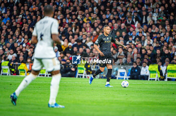 2023-11-29 - Juan Jesus of Napoli seen in action with the ball during the Champions League football match between Real Madrid and Napoli at Bernabeu Stadium in Madrid, Spain. - REAL MADRID VS NAPOLI - UEFA CHAMPIONS LEAGUE - SOCCER