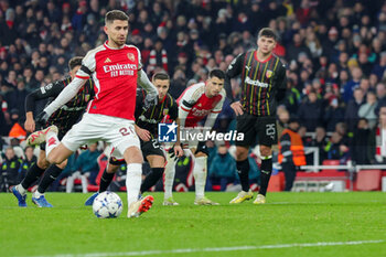 2023-11-29 - Arsenal midfielder Jorginho (20) scores a goal from a penalty kick 6-0 during the UEFA Champions League, Group B football match between Arsenal and RC Lens on 29 November 2023 at the Emirates Stadium in London, England - FOOTBALL - CHAMPIONS LEAGUE - ARSENAL V LENS - UEFA CHAMPIONS LEAGUE - SOCCER