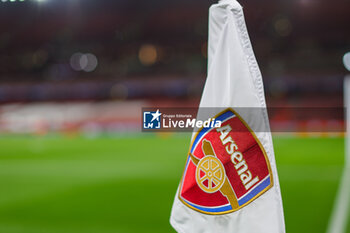 2023-11-29 - Corner flag illustration during the UEFA Champions League, Group B football match between Arsenal and RC Lens on 29 November 2023 at the Emirates Stadium in London, England - FOOTBALL - CHAMPIONS LEAGUE - ARSENAL V LENS - UEFA CHAMPIONS LEAGUE - SOCCER