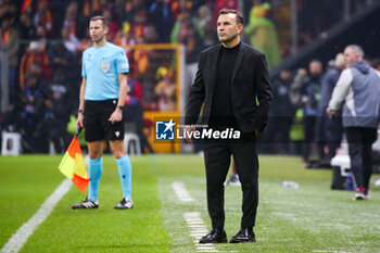 2023-11-29 - Coach Okan Buruk of Galatasaray during the UEFA Champions League, Group A football match between Galatasaray and Manchester United on November 29, 2023 at the Ali Sami Yen Arena in Istanbul, Turkey - FOOTBALL - CHAMPIONS LEAGUE - GALATASARAY V MANCHESTER UNITED - UEFA CHAMPIONS LEAGUE - SOCCER