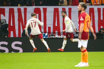 2023-11-29 - Bruno Fernandes of Manchester United celebrates his goal 0-2 during the UEFA Champions League, Group A football match between Galatasaray and Manchester United on November 29, 2023 at the Ali Sami Yen Arena in Istanbul, Turkey - FOOTBALL - CHAMPIONS LEAGUE - GALATASARAY V MANCHESTER UNITED - UEFA CHAMPIONS LEAGUE - SOCCER