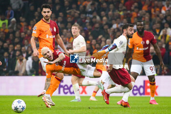 2023-11-29 - Lucas Torreira of Galatasaray and Bruno Fernandes of Manchester United during the UEFA Champions League, Group A football match between Galatasaray and Manchester United on November 29, 2023 at the Ali Sami Yen Arena in Istanbul, Turkey - FOOTBALL - CHAMPIONS LEAGUE - GALATASARAY V MANCHESTER UNITED - UEFA CHAMPIONS LEAGUE - SOCCER