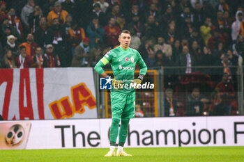 2023-11-29 - Fernando Muslera of Galatasaray during the UEFA Champions League, Group A football match between Galatasaray and Manchester United on November 29, 2023 at the Ali Sami Yen Arena in Istanbul, Turkey - FOOTBALL - CHAMPIONS LEAGUE - GALATASARAY V MANCHESTER UNITED - UEFA CHAMPIONS LEAGUE - SOCCER