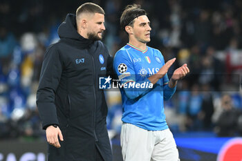 2023-12-12 - Napoli players thank the fans at the end of the match during the Uefa Champions League between SSC Napoli vs SC Braga at Diego Armando Maradona Stadium - SSC NAPOLI VS SC BRAGA - UEFA CHAMPIONS LEAGUE - SOCCER