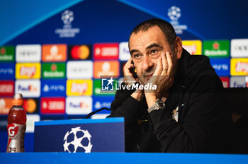 2023-12-12 - Maurizio Sarri, coach of Lazio, seen speaking during the press conference of the Champions League football match between Atletico Madrid and Lazio at Metropolitano Stadium in Madrid, Spain. - CHAMPIONS LEAGUE: LAZIO PRESS CONFERENCE IN MADRID - UEFA CHAMPIONS LEAGUE - SOCCER