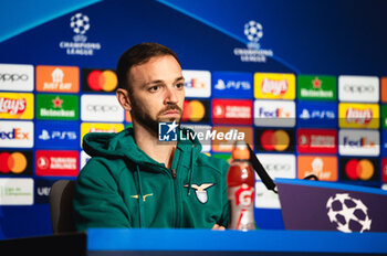 2023-12-12 - Manuel Lazzari of Lazio seen speaking during the press conference of the Champions League football match between Atletico Madrid and Lazio at Metropolitano Stadium in Madrid, Spain. - CHAMPIONS LEAGUE: LAZIO PRESS CONFERENCE IN MADRID - UEFA CHAMPIONS LEAGUE - SOCCER
