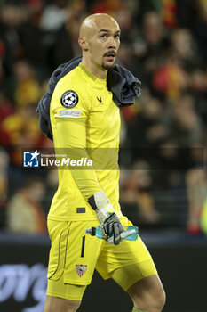 2023-12-12 - Goalkeeper of Sevilla FC Marko Dmitrovic during the UEFA Champions League, Group B football match between RC Lens and Sevilla FC on December 12, 2023 at Bollaert-Delelis stadium in Lens, France - FOOTBALL - CHAMPIONS LEAGUE - LENS V SEVILLA - UEFA CHAMPIONS LEAGUE - SOCCER