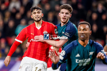 2023-12-12 - Ricardo Pepi of PSV is challenged by Declan Rice of Arsenal during the UEFA Champions League, Group B football match between PSV and Arsenal on December 12, 2023 at the Phillips Stadion in Eindhoven, Netherlands - FOOTBALL - CHAMPIONS LEAGUE - PSV V ARSENAL - UEFA CHAMPIONS LEAGUE - SOCCER