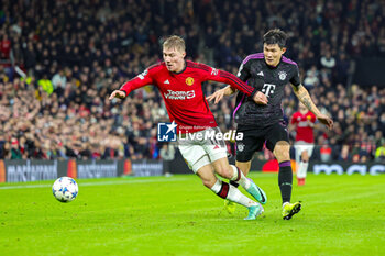 2023-12-13 - Rasmus Hojlund (11) of Manchester United and Kim Min-Jae (3) of Bayern Munich during the UEFA Champions League, Group A football match between Manchester United and Bayern Munich on 12 December 2023 at Old Trafford in Manchester, England - FOOTBALL - CHAMPIONS LEAGUE - MANCHESTER UNITED V BAYERN MUNICH - UEFA CHAMPIONS LEAGUE - SOCCER