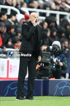 2023-12-13 - AC Milan coach Stefano Pioli during the UEFA Champions League, Group F football match between Newcastle United and AC Milan on 13 December 2023 at St. James's Park in Newcastle, England - FOOTBALL - CHAMPIONS LEAGUE - NEWCASTLE V AC MILAN - UEFA CHAMPIONS LEAGUE - SOCCER