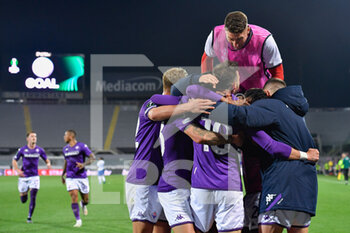 2023-04-20 - ACF Fiorentina players celebrate after a goal - ACF FIORENTINA VS LECH POZNAN - UEFA CONFERENCE LEAGUE - SOCCER