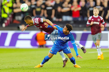 2023-05-12 - Myron van Brederode (19) of AZ Alkmaar tussles with Thilo Kehrer (24) of West Ham United during the UEFA Europa Conference League, Semi-finals, 1st leg football match between West Ham United and AZ Alkmaar on 11 May 2023 at the London Stadium in London, England - FOOTBALL - CONFERENCE LEAGUE - WEST HAM V AZ ALKMAAR - UEFA CONFERENCE LEAGUE - SOCCER