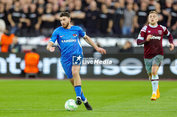 2023-05-12 - Mees de Wit (34) of AZ Alkmaar during the UEFA Europa Conference League, Semi-finals, 1st leg football match between West Ham United and AZ Alkmaar on 11 May 2023 at the London Stadium in London, England - FOOTBALL - CONFERENCE LEAGUE - WEST HAM V AZ ALKMAAR - UEFA CONFERENCE LEAGUE - SOCCER