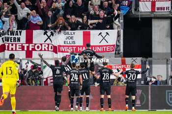 2023-05-18 - Pablo Fornals of West Ham celebrates his goal 0-1 during the UEFA Europa Conference League, Semi-finals, 2nd leg football match between AZ and West Ham United on May 18, 2023 at the AFAS Stadion in Alkmaar, Netherlands - FOOTBALL - CONFERENCE LEAGUE - AZ ALKMAAR V WEST HAM - UEFA CONFERENCE LEAGUE - SOCCER