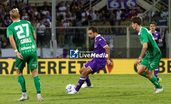 2023-08-31 - Fiorentina Giacomo Bonaventura passing the ball - ACF FIORENTINA VS SK RAPID WIEN - UEFA CONFERENCE LEAGUE - SOCCER