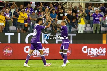 2023-08-31 - Fiorentina celebrate Nico Gonzalez and Dodo - ACF FIORENTINA VS SK RAPID WIEN - UEFA CONFERENCE LEAGUE - SOCCER
