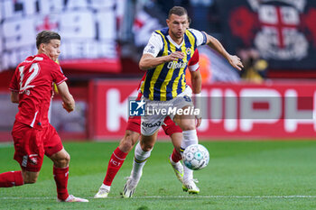 2023-08-31 - Edin Dzeko of Fenerbahce during the UEFA Europa Conference League, Play-offs, 2nd leg football match between FC Twente and Fenerbahce on August 31, 2023 at De Grolsch Veste in Enschede, Netherlands - FOOTBALL - CONFERENCE LEAGUE - TWENTE V FENERBAHCE - UEFA CONFERENCE LEAGUE - SOCCER