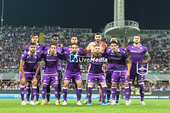 2023-10-05 - ACF Fiorentina players pose for a team photo prior to the Conference League match between ACF Fiorentina and Ferencvarosi TC at Stadio Artemio Franchi on October 5, 2023 in Florence, Italy - ACF FIORENTINA VS FERENCVAROSI TC - UEFA CONFERENCE LEAGUE - SOCCER