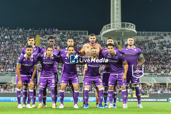 2023-10-05 - ACF Fiorentina players pose for a team photo prior to the Conference League match between ACF Fiorentina and Ferencvarosi TC at Stadio Artemio Franchi on October 5, 2023 in Florence, Italy - ACF FIORENTINA VS FERENCVAROSI TC - UEFA CONFERENCE LEAGUE - SOCCER