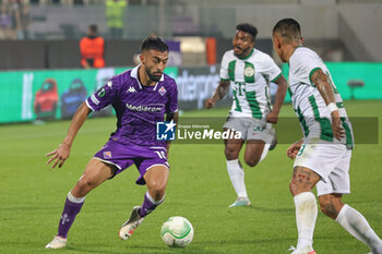 2023-10-05 - Nolas Gonzalez of the ACF Fiorentina controls the ball during the Conference League match between ACF Fiorentina and Ferencvarosi TC at Stadio Artemio Franchi on October 5, 2023 in Florence, Italy - ACF FIORENTINA VS FERENCVAROSI TC - UEFA CONFERENCE LEAGUE - SOCCER