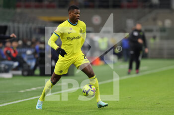 2023-01-10 - Denzel Dumfries of FC Internazionale in action during Coppa Italia 2022/23 football match between FC Internazionale and Parma Calcio at Giuseppe Meazza Stadium, Milan, Italy on January 10, 2023 - INTER - FC INTERNAZIONALE VS PARMA CALCIO - ITALIAN CUP - SOCCER