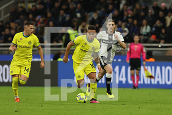 2023-01-10 - Lautaro Martinez of FC Internazionale in action during Coppa Italia 2022/23 football match between FC Internazionale and Parma Calcio at Giuseppe Meazza Stadium, Milan, Italy on January 10, 2023 - INTER - FC INTERNAZIONALE VS PARMA CALCIO - ITALIAN CUP - SOCCER