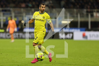 2023-01-10 - Henrikh Mkhitaryan of FC Internazionale in action during Coppa Italia 2022/23 football match between FC Internazionale and Parma Calcio at Giuseppe Meazza Stadium, Milan, Italy on January 10, 2023 - INTER - FC INTERNAZIONALE VS PARMA CALCIO - ITALIAN CUP - SOCCER