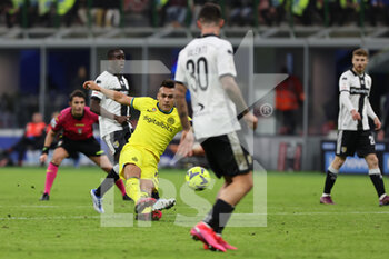 2023-01-10 - Lautaro Martinez of FC Internazionale scores a goal during Coppa Italia 2022/23 football match between FC Internazionale and Parma Calcio at Giuseppe Meazza Stadium, Milan, Italy on January 10, 2023 - INTER - FC INTERNAZIONALE VS PARMA CALCIO - ITALIAN CUP - SOCCER