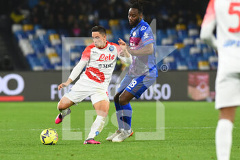 2023-01-17 - Giacomo Raspadori of SSC Napoli  competes for the ball with Soualhio Meitr of US Cremonese  during the Coppa Italia Freccia Rossa  match between SSC Napoli  v USC Cremonese  at Stadio Arechi   - SSC NAPOLI VS US CREMONESE - ITALIAN CUP - SOCCER