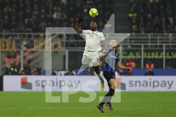 2023-01-31 - Duvan Zapata of Atalanta BC competes for the ball with Stefan De Vrij of FC Internazionale during Coppa Italia 2022/23 football match between FC Internazionale and Atalanta BC at Giuseppe Meazza Stadium, Milan, Italy on January 31, 2023 - INTER - FC INTERNAZIONALE VS ATALANTA BC - ITALIAN CUP - SOCCER