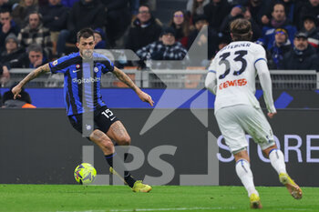 2023-01-31 - Francesco Acerbi of FC Internazionale in action during Coppa Italia 2022/23 football match between FC Internazionale and Atalanta BC at Giuseppe Meazza Stadium, Milan, Italy on January 31, 2023 - INTER - FC INTERNAZIONALE VS ATALANTA BC - ITALIAN CUP - SOCCER