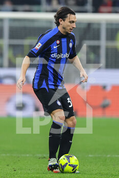 2023-01-31 - Matteo Darmian of FC Internazionale in action during Coppa Italia 2022/23 football match between FC Internazionale and Atalanta BC at Giuseppe Meazza Stadium, Milan, Italy on January 31, 2023 - INTER - FC INTERNAZIONALE VS ATALANTA BC - ITALIAN CUP - SOCCER