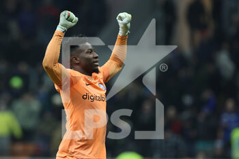 2023-01-31 - Andre Onana of FC Internazionale celebrates the victory at the end of the match during Coppa Italia 2022/23 football match between FC Internazionale and Atalanta BC at Giuseppe Meazza Stadium, Milan, Italy on January 31, 2023 - INTER - FC INTERNAZIONALE VS ATALANTA BC - ITALIAN CUP - SOCCER