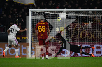 2023-02-01 - Cyriel Dessers (US Cremonese) goal 0-1 during the Coppa Italia Frecciarossa quarterfinal match between AS Roma vs US Cremonese at the Olimpic Stadium in Rome on 01 February 2023. - AS ROMA VS US CREMONESE - ITALIAN CUP - SOCCER