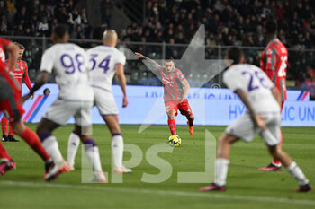 2023-04-05 - Valeri Emanuele of ACF US Cremonese during the Italian Cup Semi Final football match between US Cremonese and ACF Fiorentina on 5 of Avril 2023 at Stadium Giovanni Zini in Cremona, Italy. Photo Tiziano Ballabio/ - SEMIFINAL - US CREMONESE VS ACF FIORENTINA - ITALIAN CUP - SOCCER