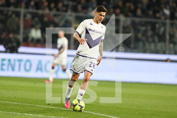 2023-04-05 - Martinez Quarta Lucas of ACF Fiorentina during the Italian Cup Semi Final football match between US Cremonese and ACF Fiorentina on 5 of Avril 2023 at Stadium Giovanni Zini in Cremona, Italy. Photo Tiziano Ballabio - SEMIFINAL - US CREMONESE VS ACF FIORENTINA - ITALIAN CUP - SOCCER