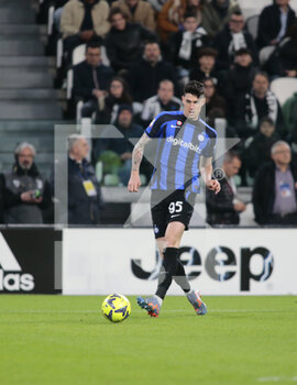 2023-04-04 - Alessandro Bastoni of FC Internazionale during the Coppa Italia, semifinal first leg,  football match between Juventus Fc and Fc Internazionale, on 04 April 2023 at Allianz Stadium, Turin, Italy. Photo Nderim Kaceli - SEMIFINAL - JUVENTUS FC VS INTER - FC INTERNAZIONALE - ITALIAN CUP - SOCCER