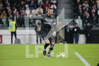 2023-04-04 - Samir Handanovic of FC Internazionale during the Coppa Italia, semifinal first leg,  football match between Juventus Fc and Fc Internazionale, on 04 April 2023 at Allianz Stadium, Turin, Italy. Photo Nderim Kaceli - SEMIFINAL - JUVENTUS FC VS INTER - FC INTERNAZIONALE - ITALIAN CUP - SOCCER