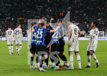 2023-04-04 - Romelo Lukaku of FC Internazionale celebrating with team mates after a goal during the Coppa Italia, semifinal first leg,  football match between Juventus Fc and Fc Internazionale, on 04 April 2023 at Allianz Stadium, Turin, Italy. Photo Nderim Kaceli - SEMIFINAL - JUVENTUS FC VS INTER - FC INTERNAZIONALE - ITALIAN CUP - SOCCER
