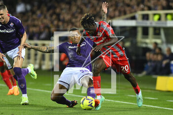 2023-04-27 - Felix Afena-Gyan of U.S. Cremonese and Igor of ACF Fiorentina during the Coppa Italia Semi Final match between ACF Fiorentina vs US Cremonese at Stadio Artemio Franchi on April 27, 2023 in Florence, Italy. - SEMIFINAL - ACF FIORENTINA VS US CREMONESE - ITALIAN CUP - SOCCER