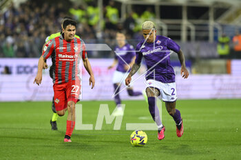 2023-04-27 - Dodo' of ACF Fiorentina and Pablo Galdames of U.S. Cremonese during the Coppa Italia Semi Final match between ACF Fiorentina vs US Cremonese at Stadio Artemio Franchi on April 27, 2023 in Florence, Italy. - SEMIFINAL - ACF FIORENTINA VS US CREMONESE - ITALIAN CUP - SOCCER